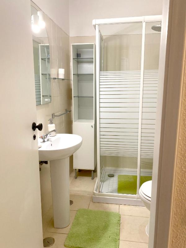 Charming Vilamoura Apartment with Shared Pool - image 2