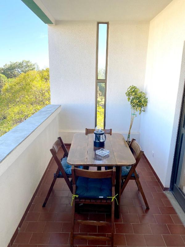 Charming Vilamoura Apartment with Shared Pool - image 3