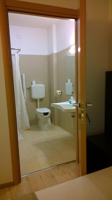 Double or Twin Room - Disability Access image 2