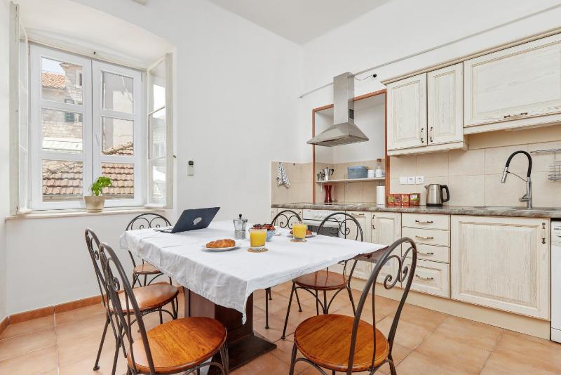 Double or Twin Room image 3