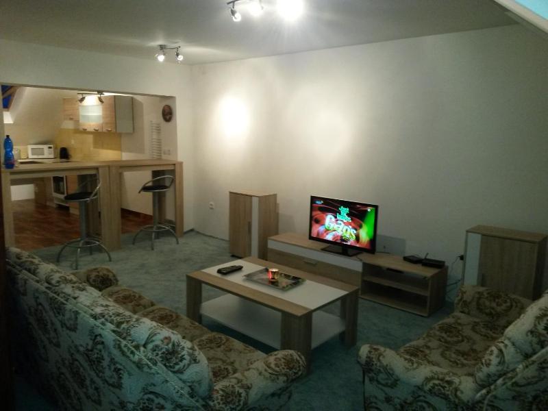 Twin Room with Shared Bathroom image 2