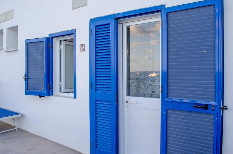 Standard Triple Room image 2