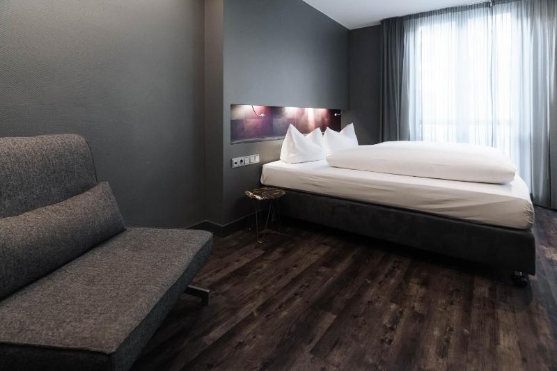 Premium Class Double Room image 3