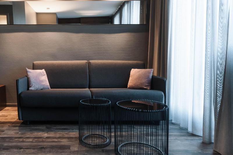 Standard Suite image 4
