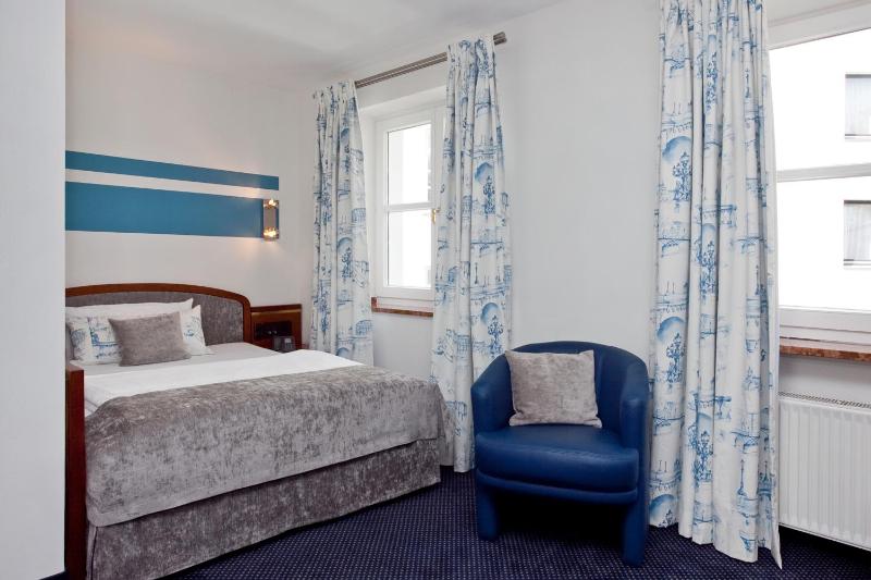 Deluxe Single Room image 1