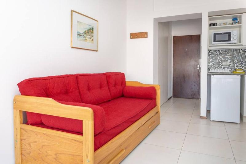 Cálido y Luminoso Departamento - image 15