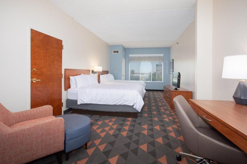 Standard Room with Two Queen Beds image 2