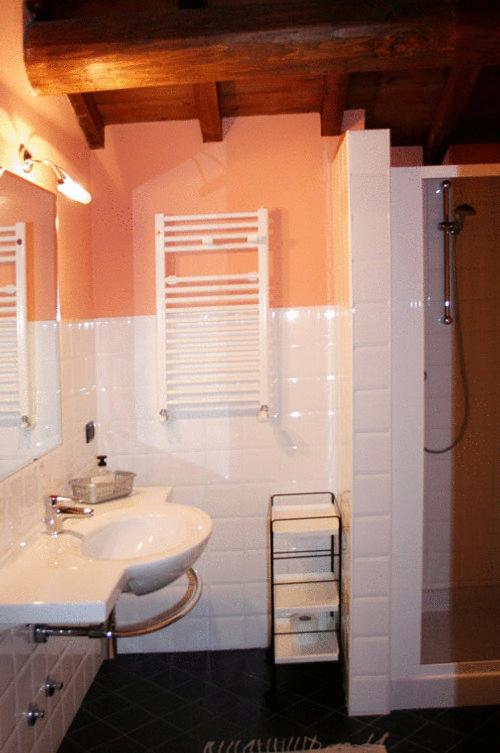 Double or Twin Room image 3