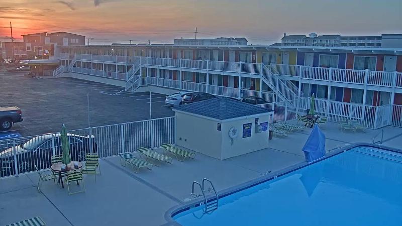 Fish Tales Boardwalk Inn & Ocean Mecca Motel - image 17