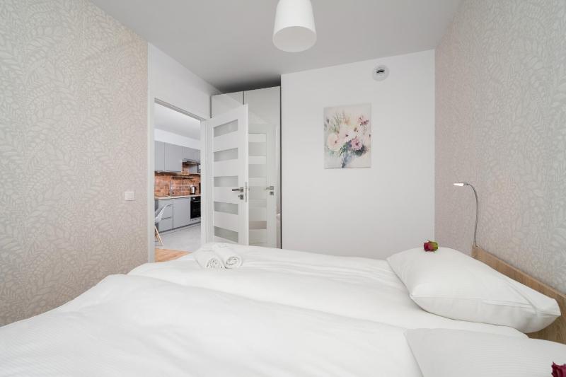Apartment Kamienna Krzyki with FREE GARAGE Wrocław by Noclegi Renters - image 7