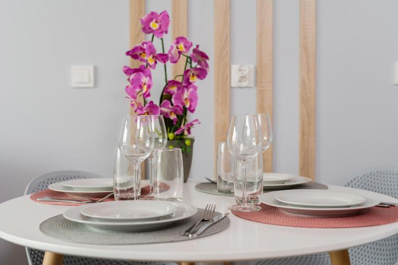 Apartment Kamienna Krzyki with FREE GARAGE Wrocław by Noclegi Renters - image 28