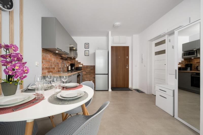Apartment Kamienna Krzyki with FREE GARAGE Wrocław by Noclegi Renters - image 20