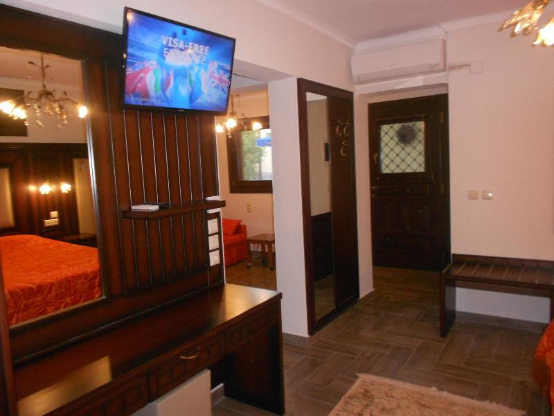 Family Apartment with Terrace and Side Meteora View image 3