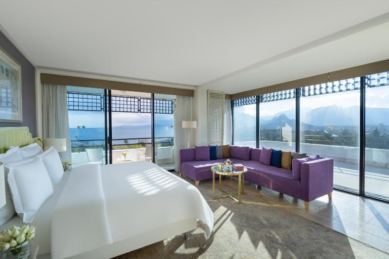 Deluxe King  Bed Suite with Two Sofa Beds, Terrace and Sea View image 1