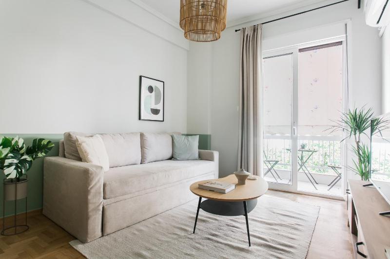 Dazzling 1BR Apartment in Koukaki by UPSTREET - image 4