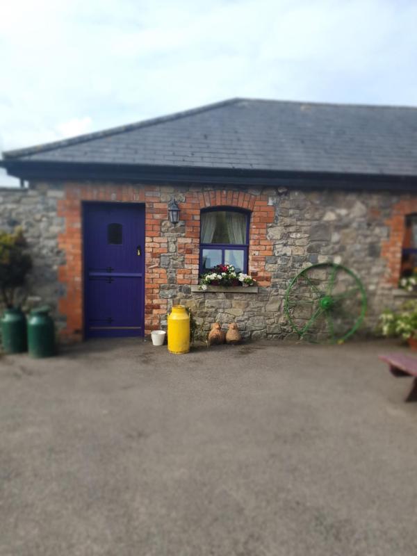 One Bedroom Cottages image 4