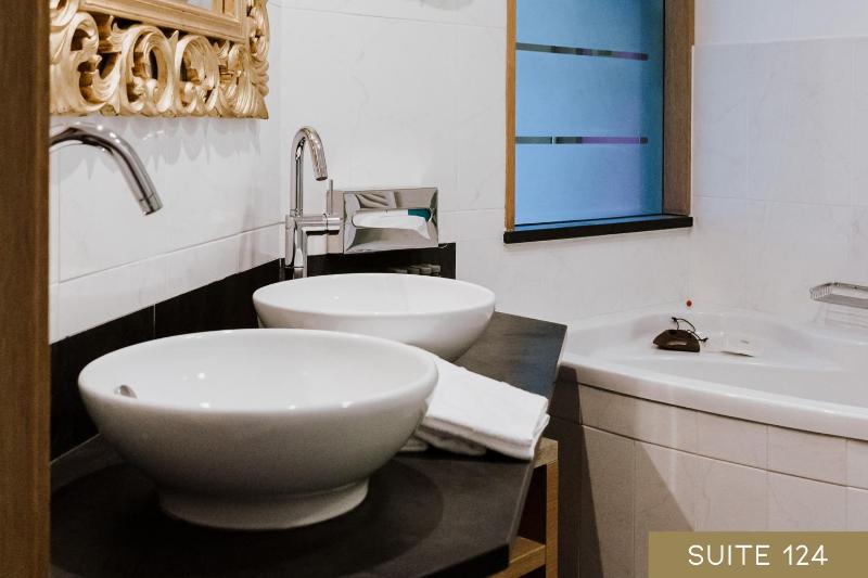 Suite with Mountain View image 3