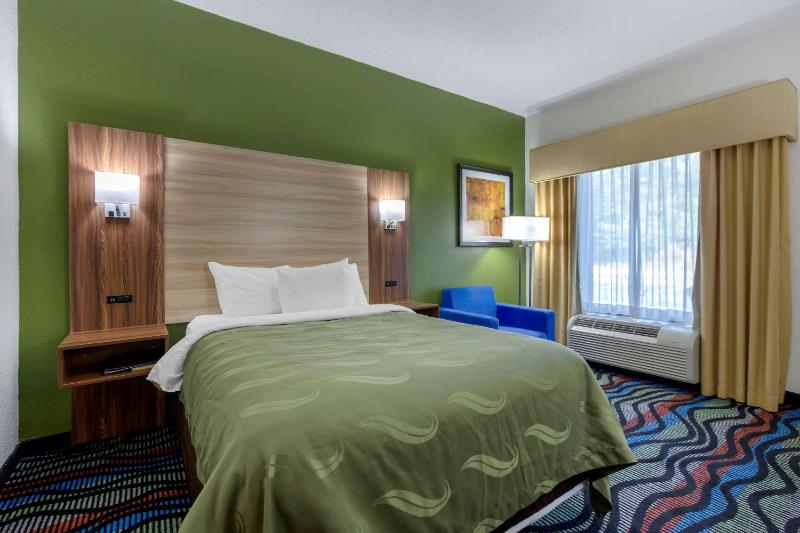 Standard Double Room - Disability Access/Non-Smoking image 4