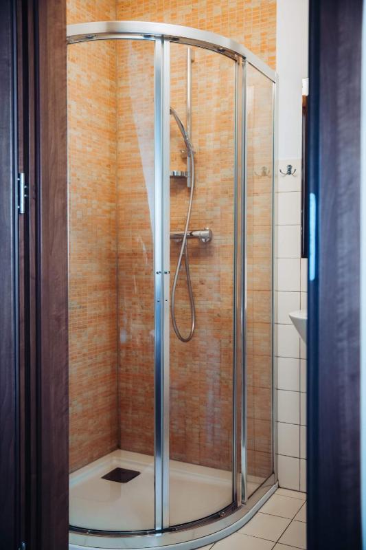 Double Room with Private Bathroom image 3