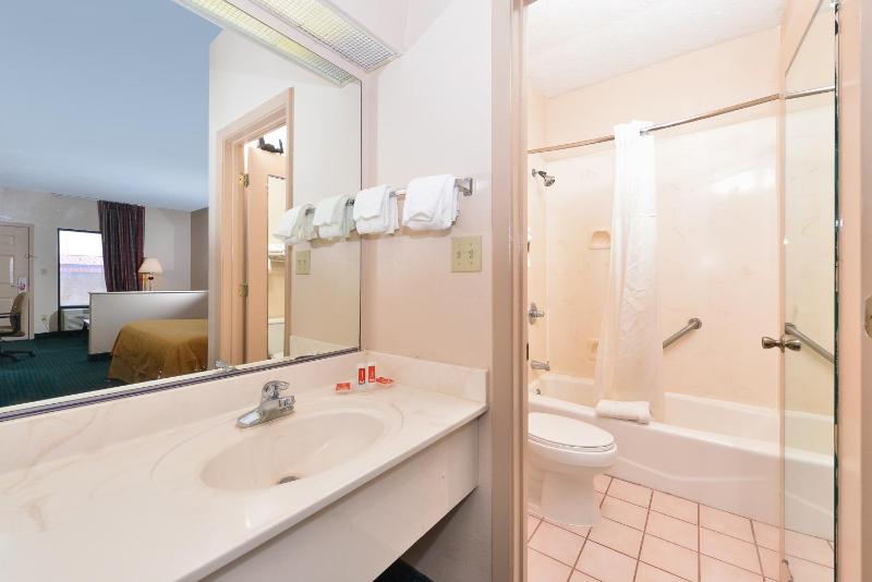 King Room - Non-Smoking image 2