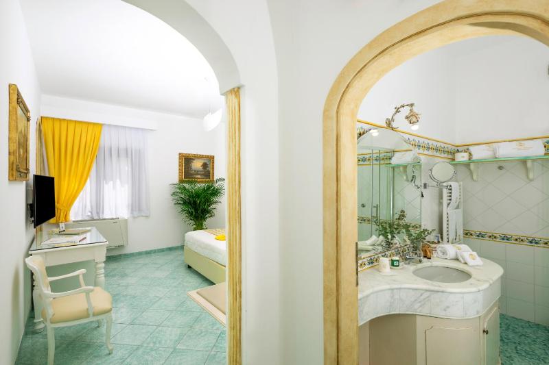 Hotel Royal Prisco - image 4