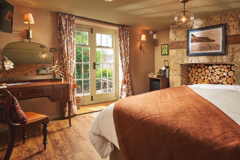 Superior Double Room image 4