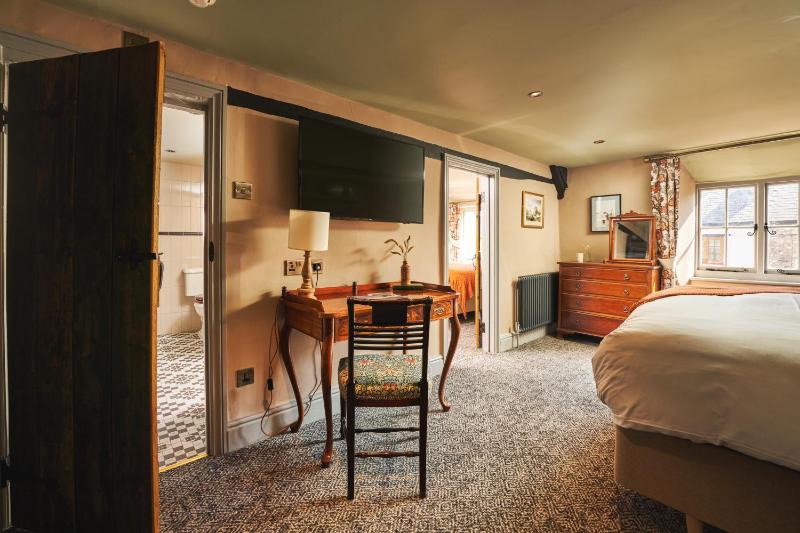 Family Room image 1