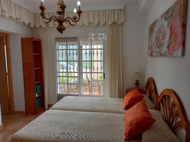 Twin Room with Private Bathroom and Terrace image 3