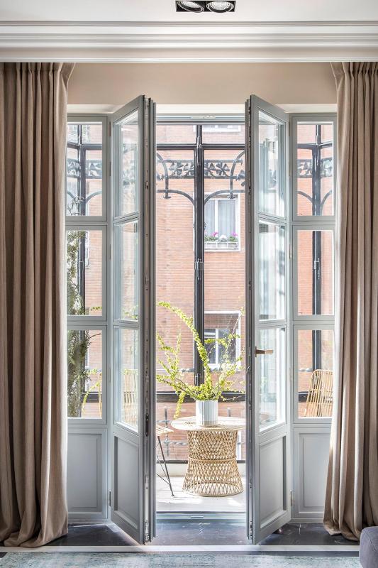 One-Bedroom Apartment image 2