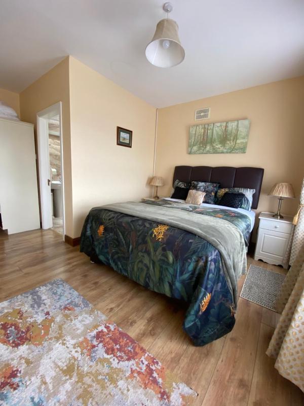 Double Room image 3