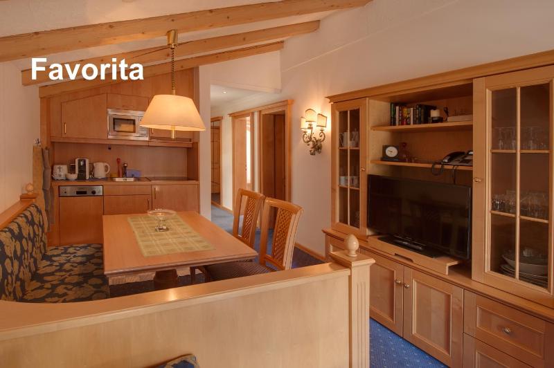 Two-Bedroom Apartment - Favorita House image 2