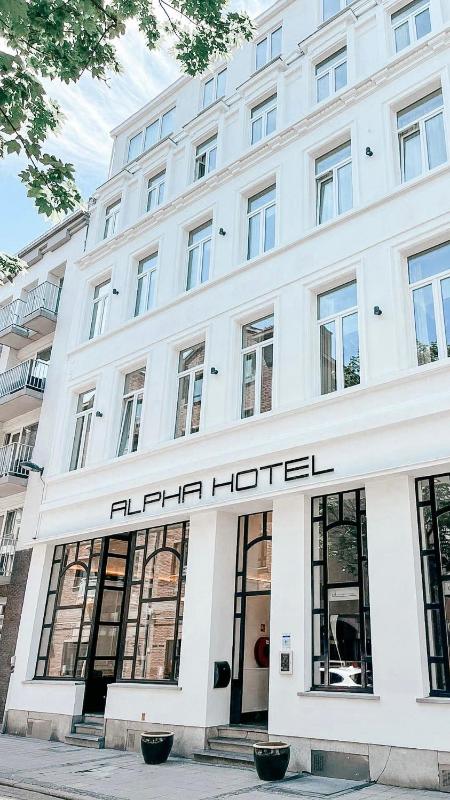 Alpha Hotel - image 1