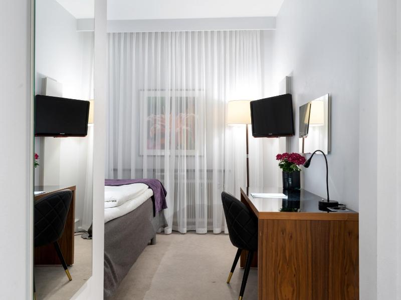  Standard Single Room (No window) image 1