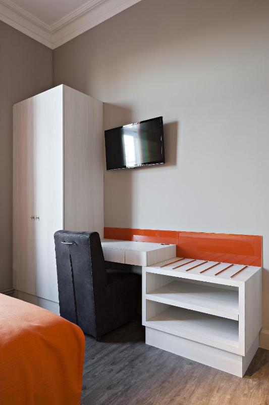 Budget Double Room (other location) image 3