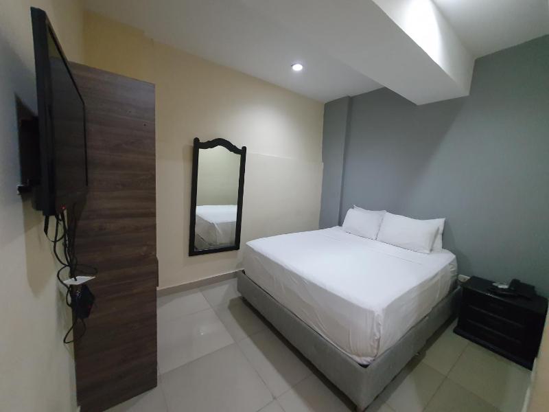 Hotel Puerta de Oro - image 25
