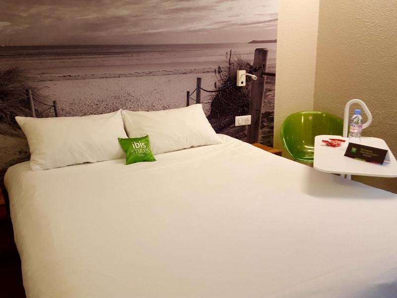 Standard Double Room image 2