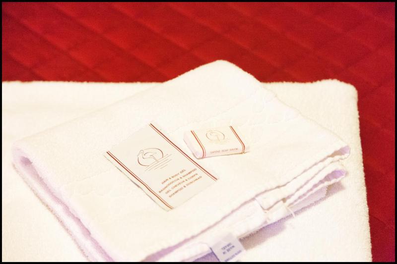 Double Room with Shared Bathroom image 2