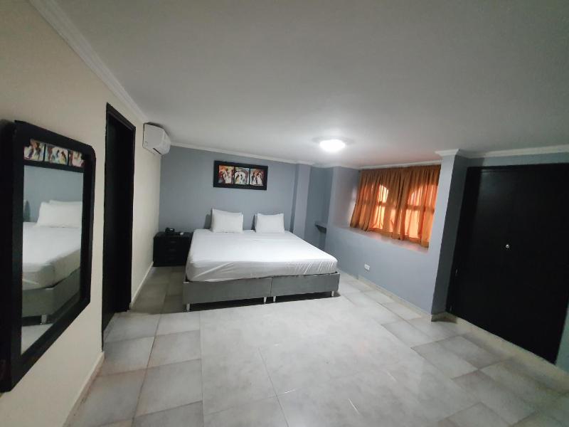Hotel Puerta de Oro - image 34