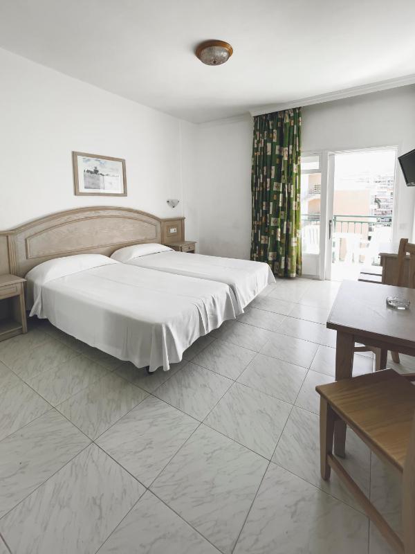Apartamentos La Carabela - image 6