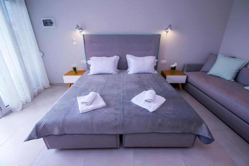 One-Bedroom Apartment image 1