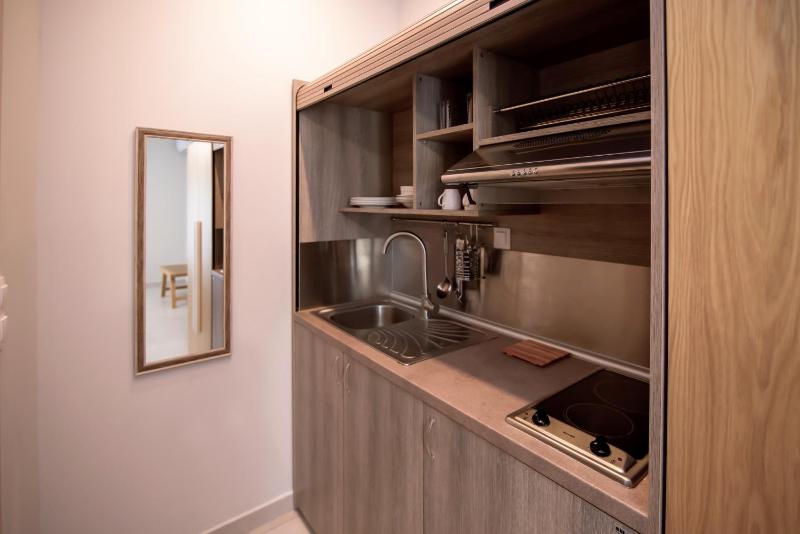 One-Bedroom Apartment image 4