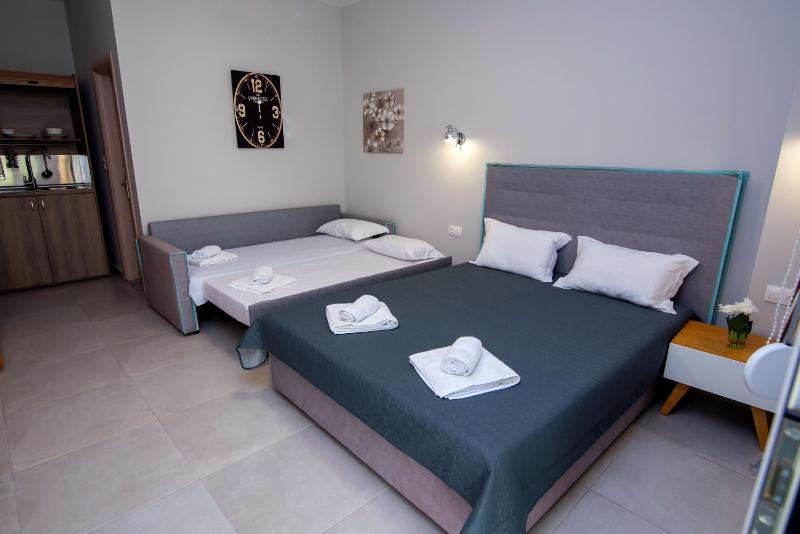 One-Bedroom Apartment image 3