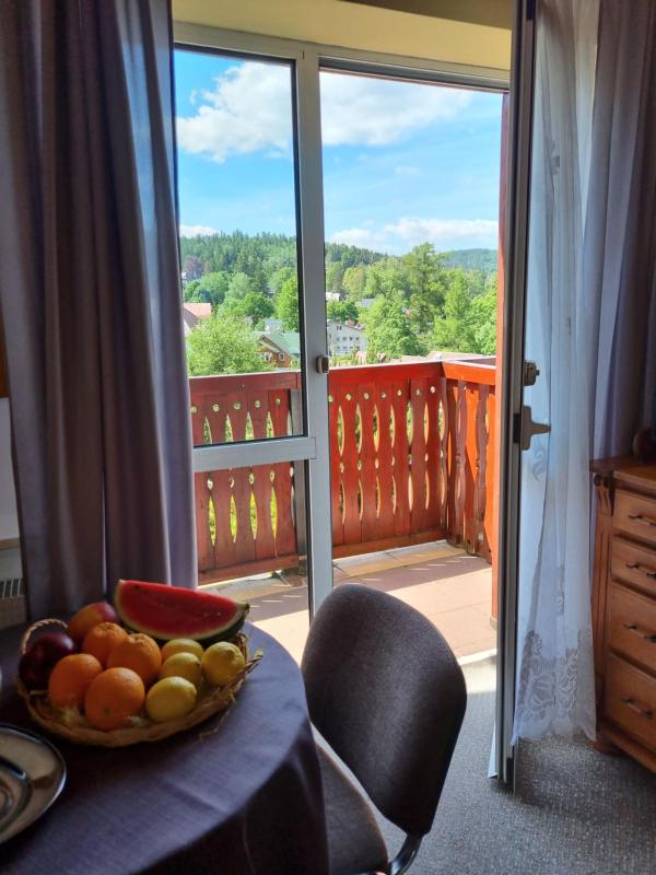 Deluxe Double Room with Balcony image 3
