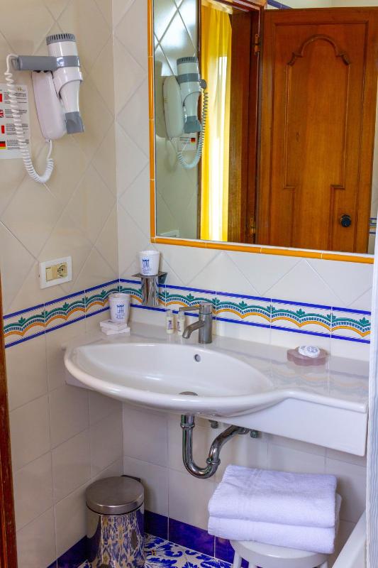  Double or Twin Room with Balcony image 3