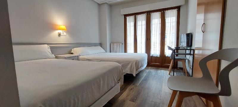 Double Room image 1