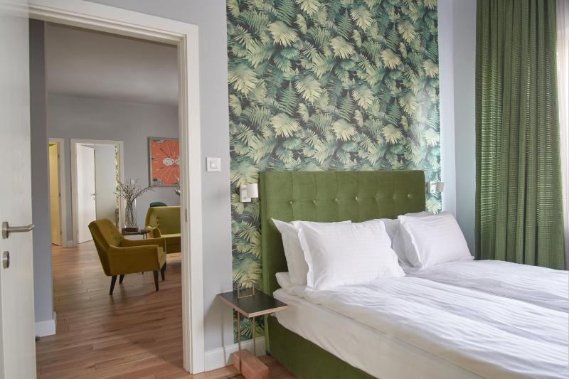 Executive Suite image 2