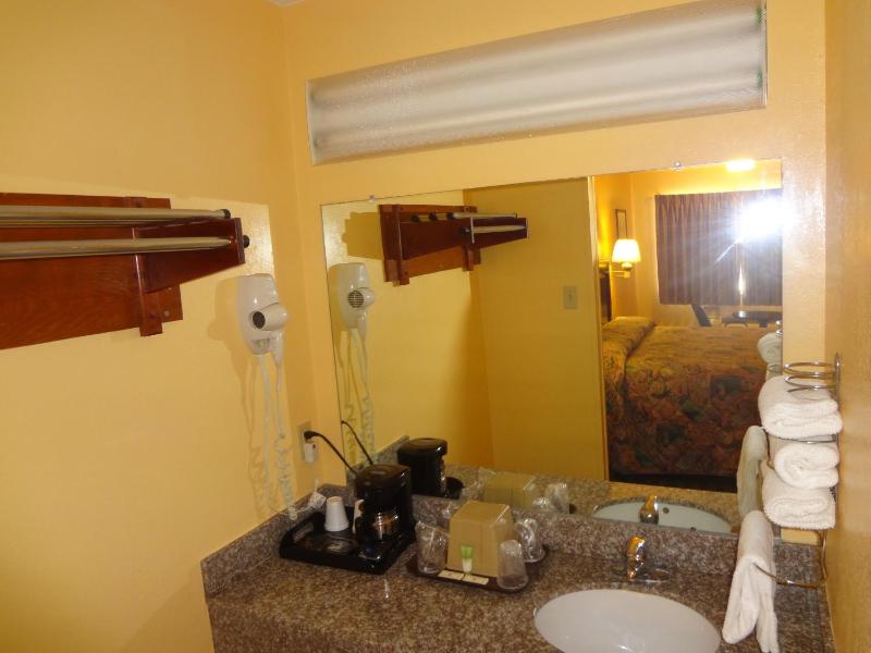 Double Room with Two Full Beds - Non Smoking image 3