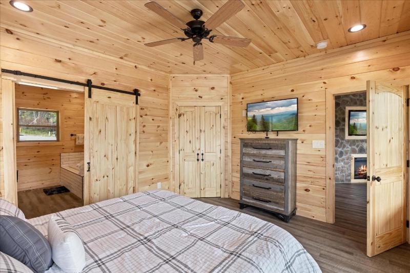 Stargazer Chalet cabin - image 43