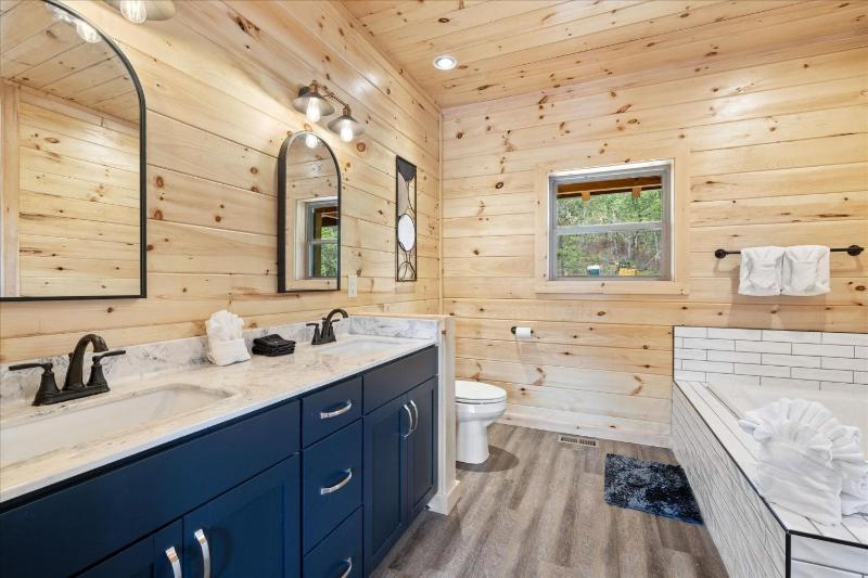 Stargazer Chalet cabin - image 13