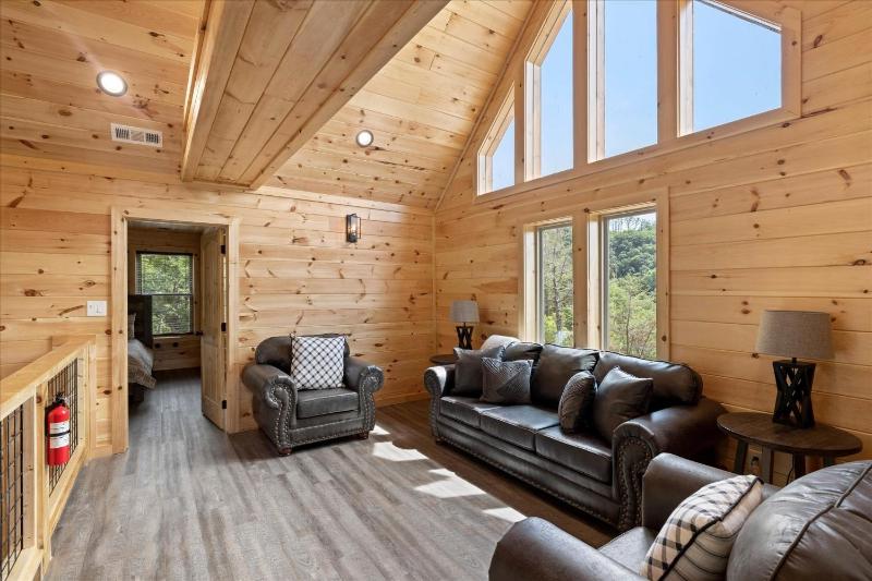 Stargazer Chalet cabin - image 7